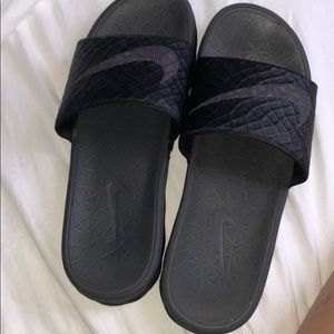 Nike slides